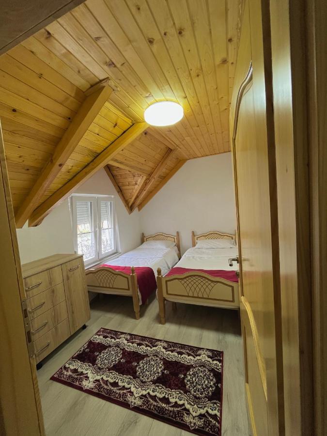 Guesthouse Gezim Selimaj วัลโบเนอ ภายนอก รูปภาพ