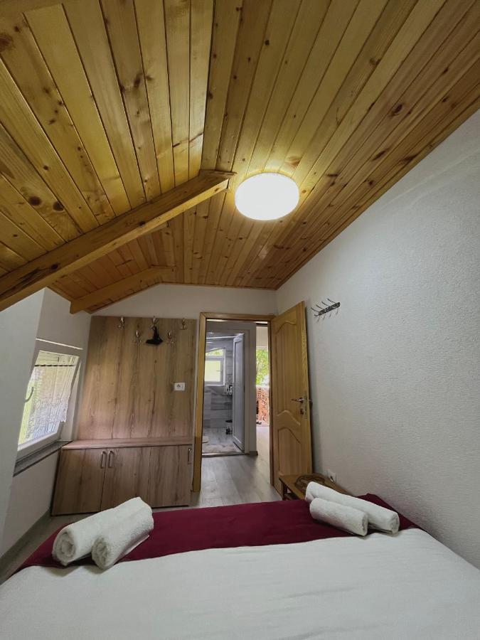 Guesthouse Gezim Selimaj วัลโบเนอ ภายนอก รูปภาพ