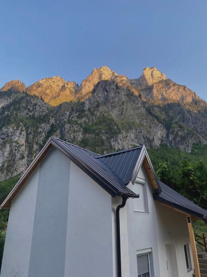 Guesthouse Gezim Selimaj วัลโบเนอ ภายนอก รูปภาพ