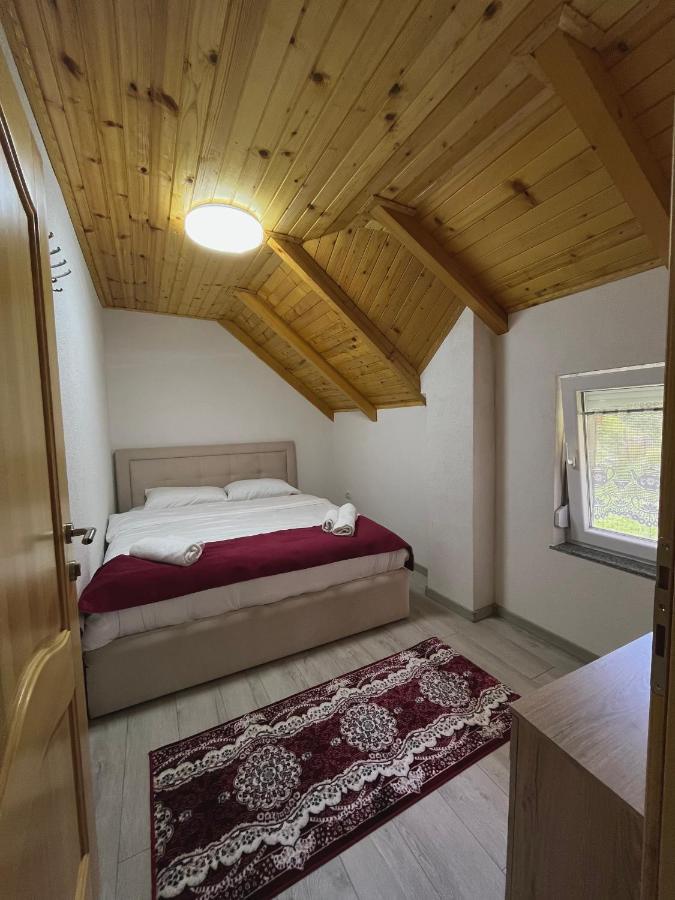 Guesthouse Gezim Selimaj วัลโบเนอ ภายนอก รูปภาพ