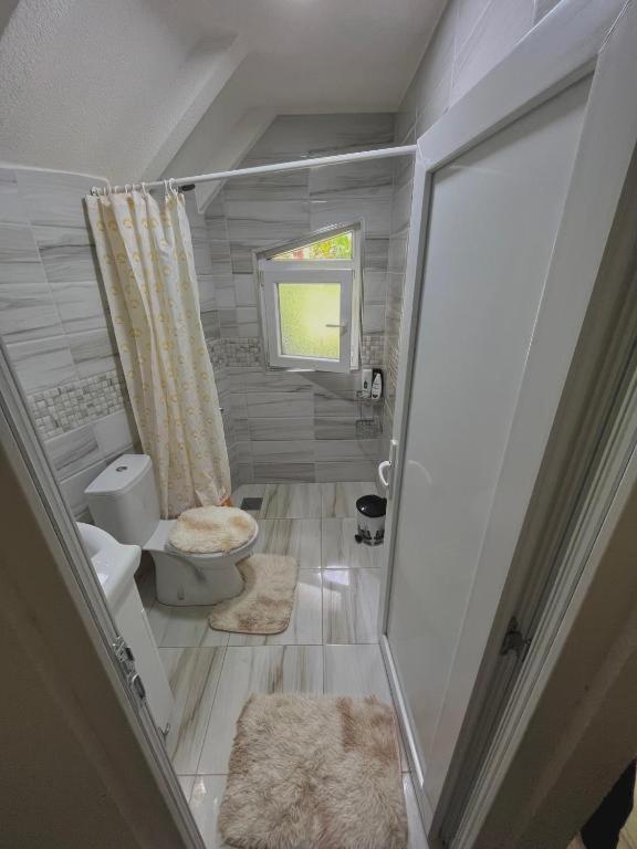 Guesthouse Gezim Selimaj วัลโบเนอ ภายนอก รูปภาพ
